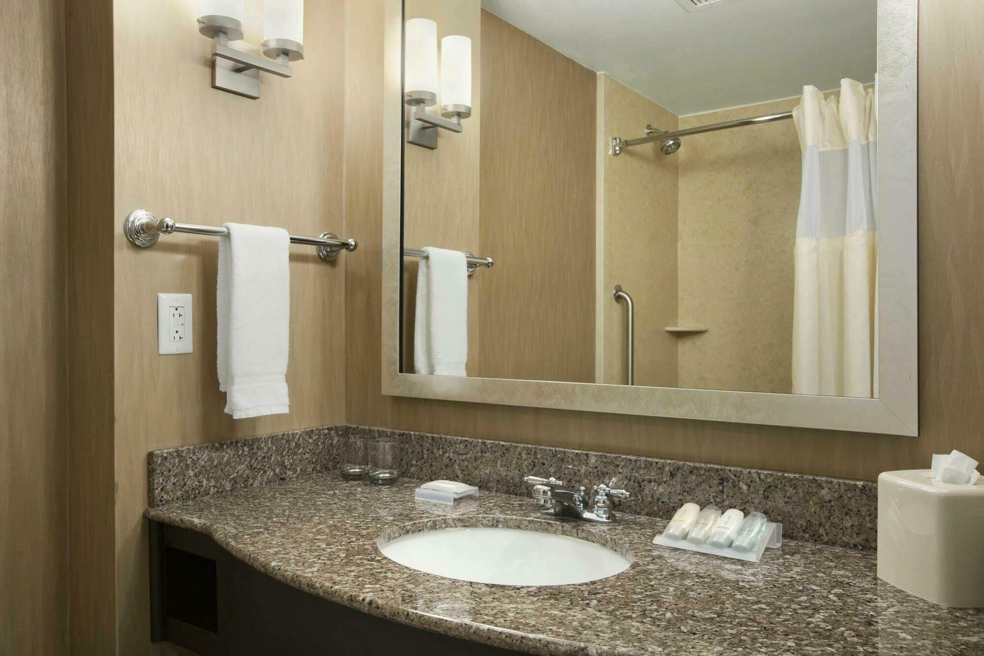 Hilton Garden Inn Springfield, Mo Номер фото
